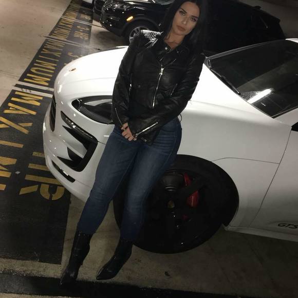 Meet your Posher, Anya - Picture 1 of 1